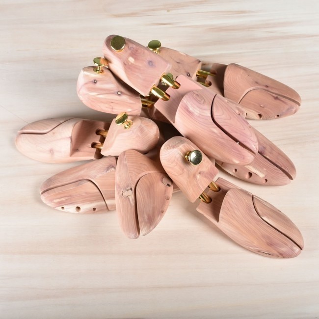 Cedar hotsell shoe stretcher
